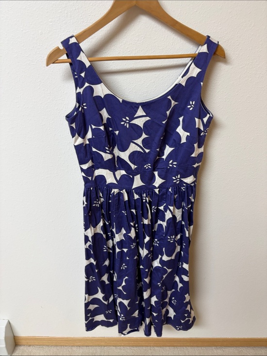 Boden Dresses & Skirts - Boden Blue and White Floral Sleeveless Women's Dress size 4L